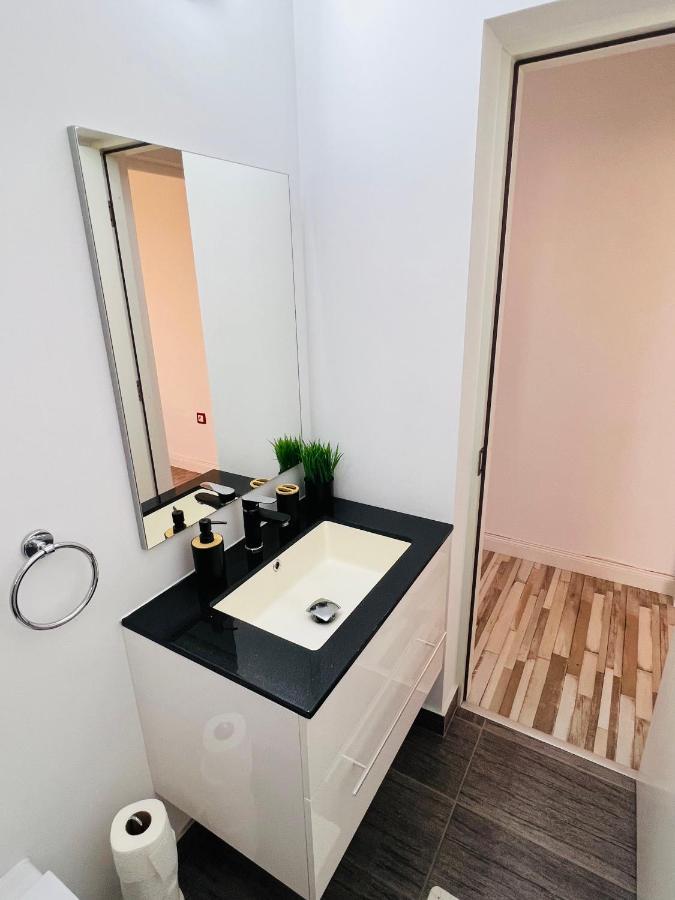 Apartmán White One Petroşani Exteriér fotografie