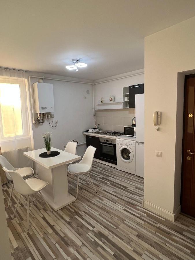 Apartmán White One Petroşani Exteriér fotografie