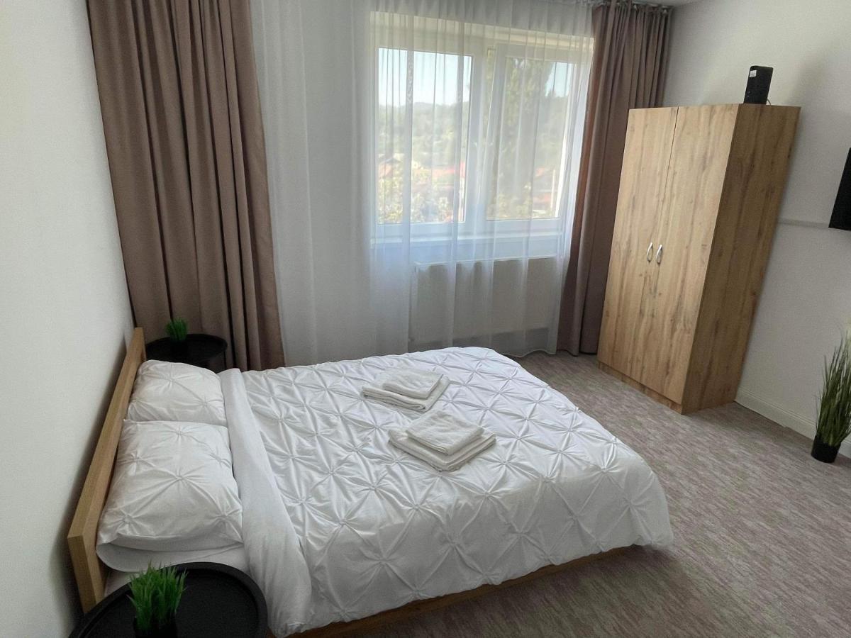 Apartmán White One Petroşani Exteriér fotografie